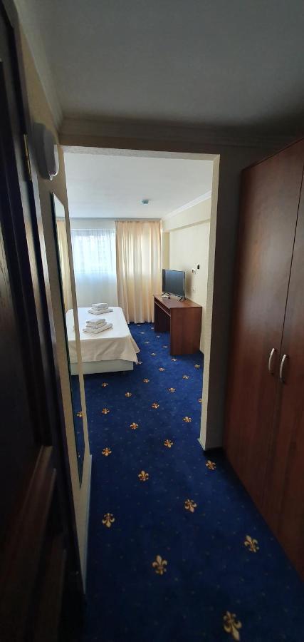 Evropa Hotel Гагра Екстериор снимка