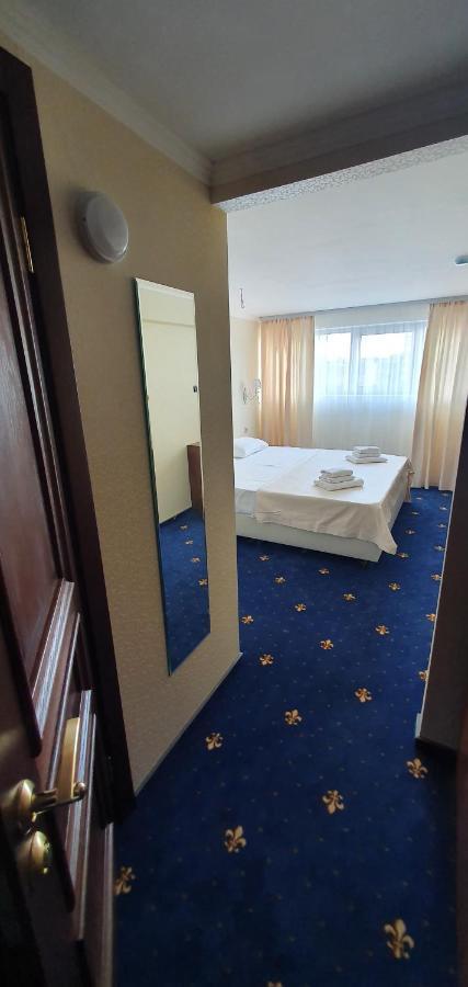 Evropa Hotel Гагра Екстериор снимка