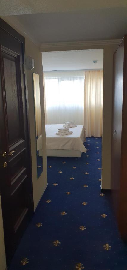Evropa Hotel Гагра Екстериор снимка