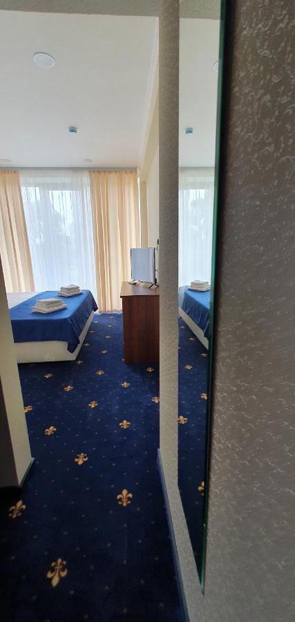 Evropa Hotel Гагра Екстериор снимка