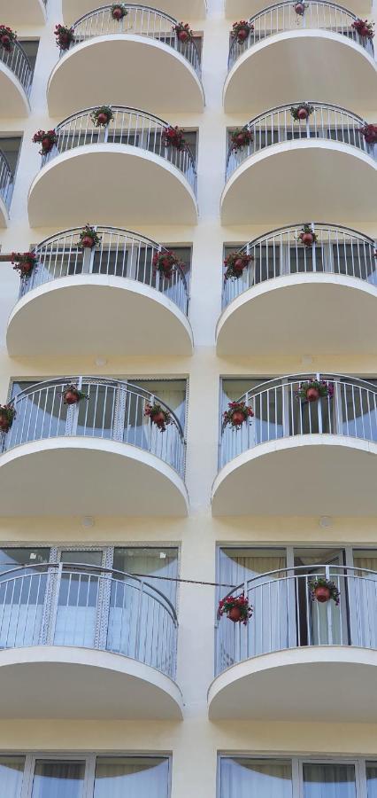 Evropa Hotel Гагра Екстериор снимка