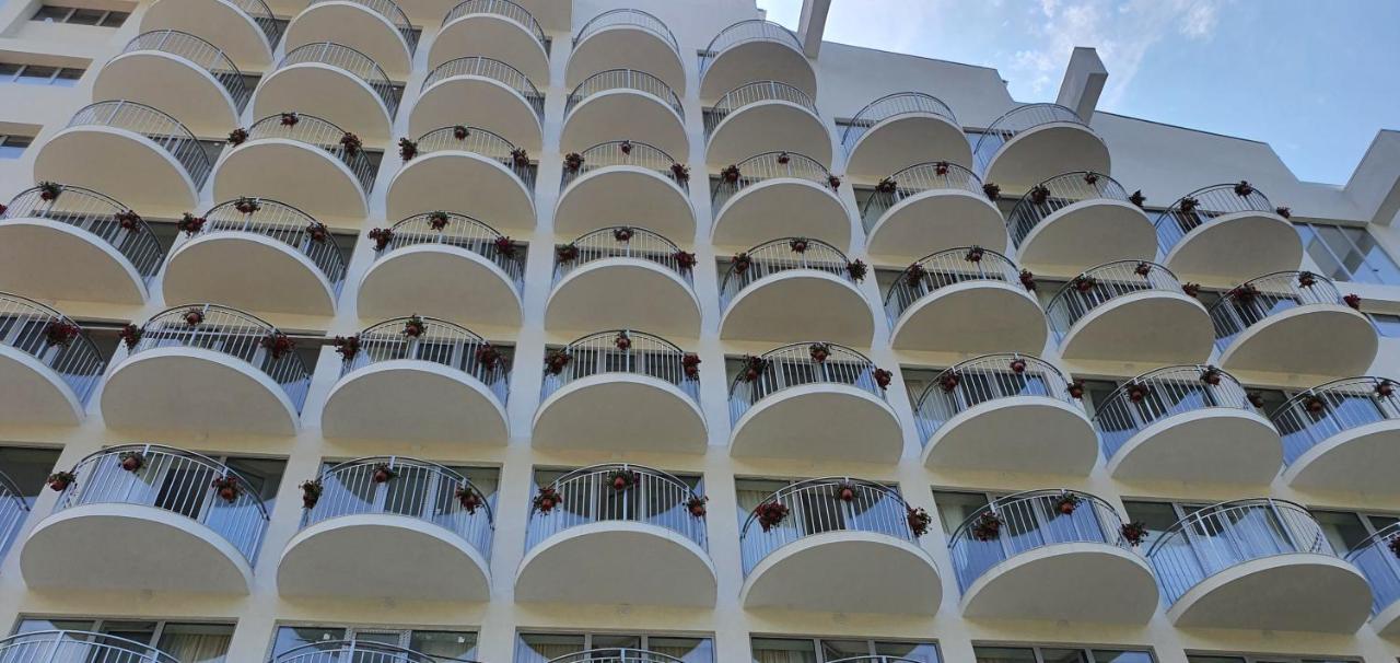 Evropa Hotel Гагра Екстериор снимка