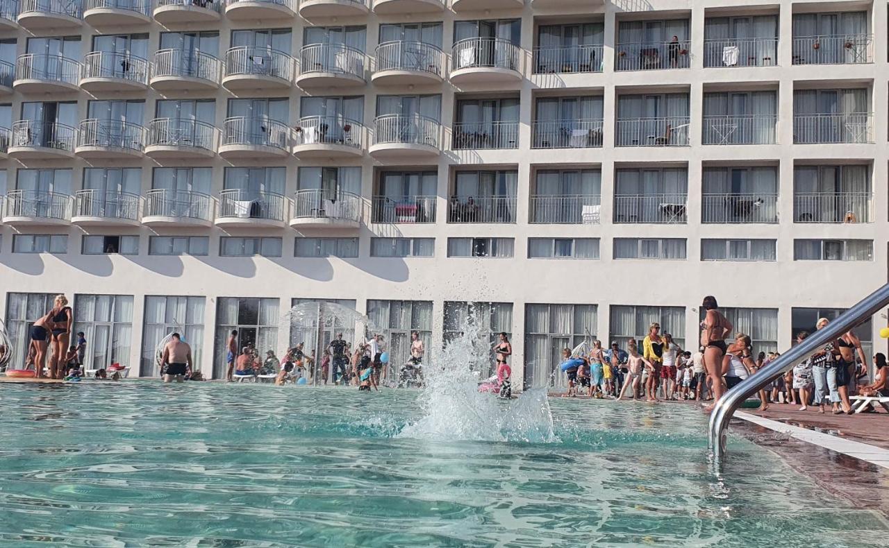 Evropa Hotel Гагра Екстериор снимка