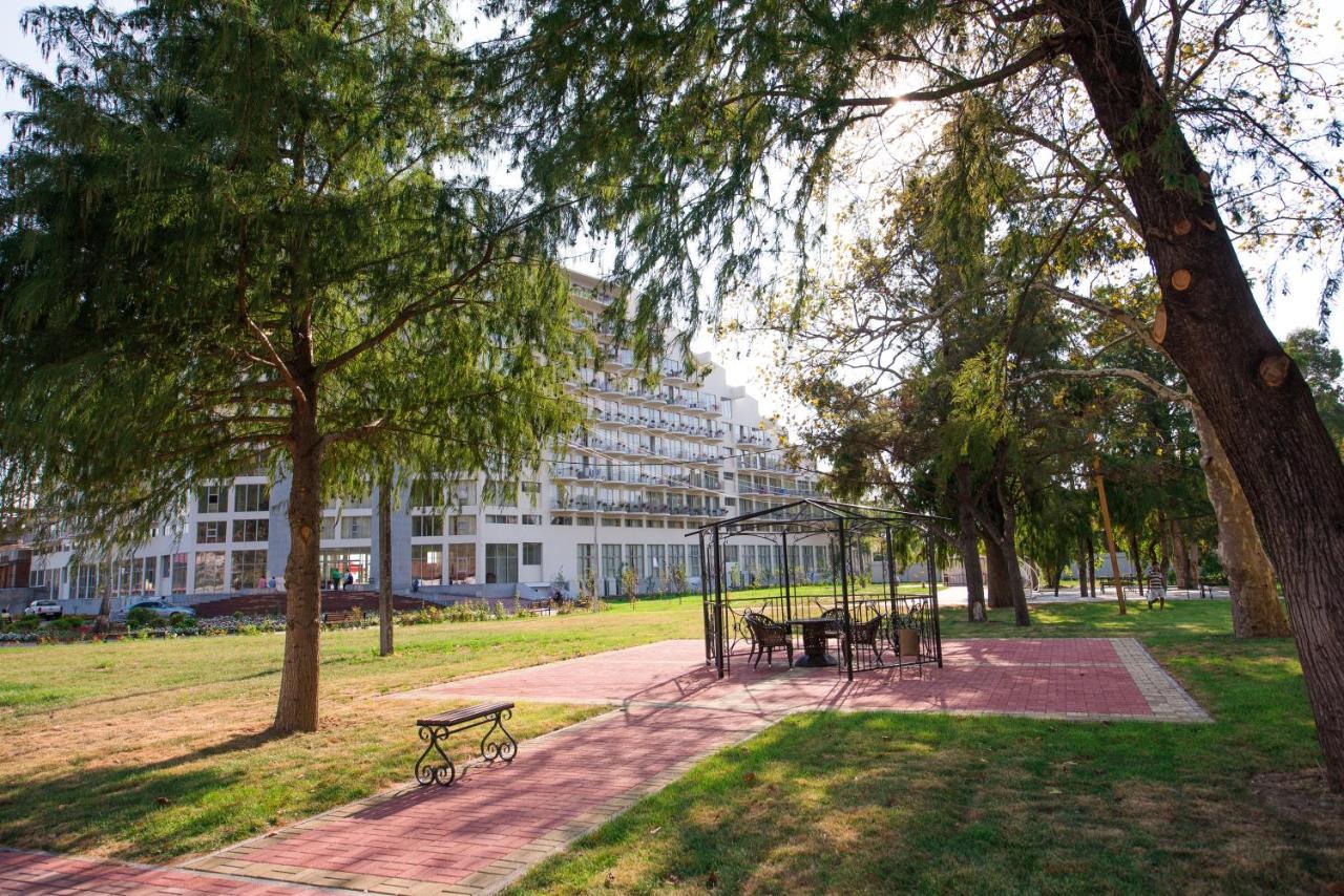 Evropa Hotel Гагра Екстериор снимка